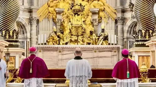 Vaticano excomunga bispos e membros de grupo católico - Imagem