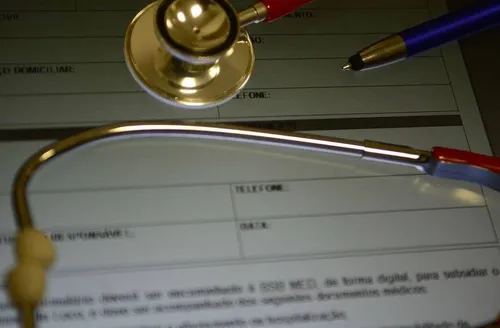 Planos de saúde antigos terão reajuste máximo de 6,2% neste ano, decide ANS