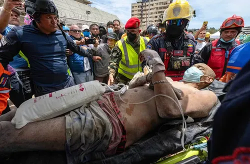 Terremotos: sobe para 1.719 o número de mortos na Venezuela