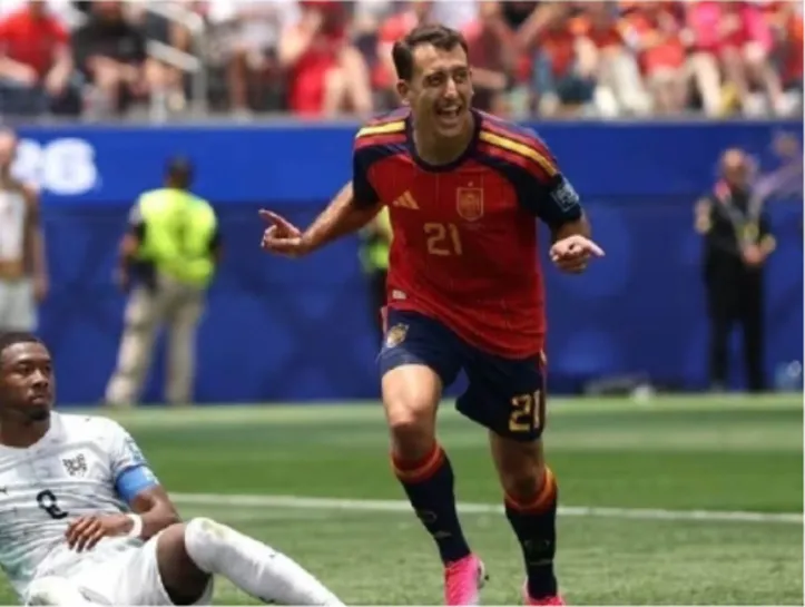 Oyarzabal fez dois gols para a Espanha contra a Áustria no jogo