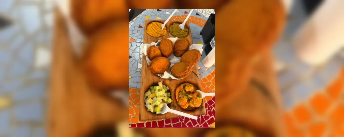 Aki Perto: petiscos caprichados e um dos melhores cordeiros guisados