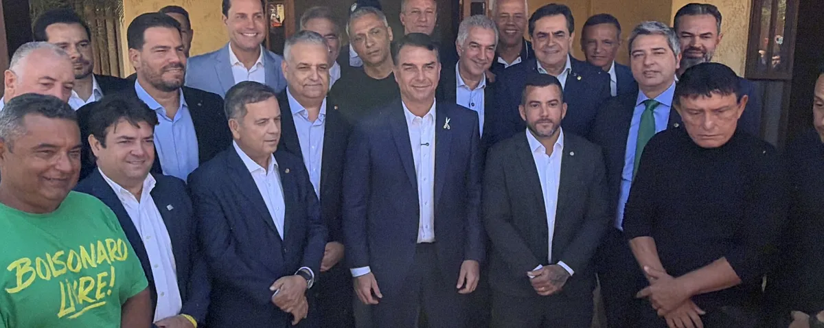 Flávio descarta troca de vice e defende Alfredo Gaspar após ataques