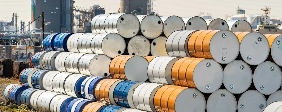 Preço do petróleo dispara mais de 8% e supera US$ 80