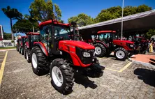 Municípios alagoanos recebem tratores  destinados à agricultura familiar