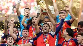 Espanha domina, vence a Argentina e é bicampeã da Copa