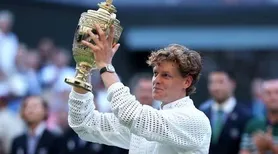 Sinner vence Zverev e é bicampeão em Wimbledon