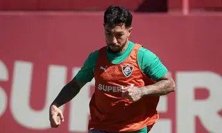 CBF investiga cartão recebido por Lucho Acosta, do Fluminense