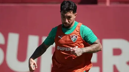 CBF investiga cartão recebido por Lucho Acosta, do Fluminense - Imagem