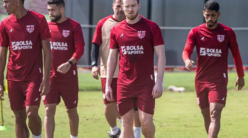 CRB finaliza trabalhos e embarca para duelo contra o Avaí - Imagem