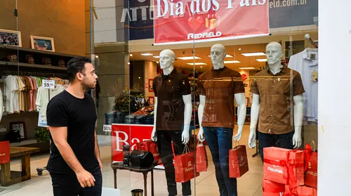 Dia dos Pais deve injetar R$ 37,5 mi na economia de Maceió, estima Fecomércio - Imagem