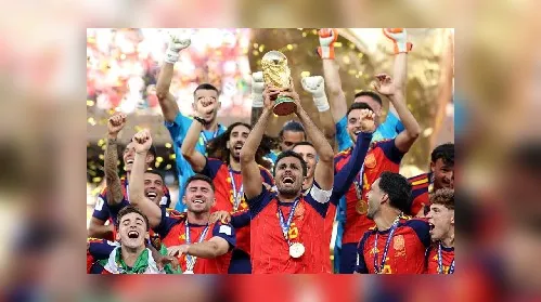 Espanha domina, vence a Argentina e é bicampeã da Copa - Imagem