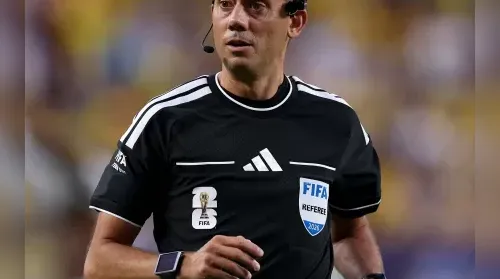 Fifa define árbitros de Noruega x Inglaterra e Argentina x Suíça - Imagem