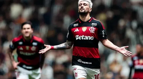 Flamengo e Palmeiras retomam disputa pelo topo do Brasileirão - Imagem