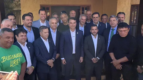 Flávio descarta troca de vice e defende Alfredo Gaspar após ataques - Imagem