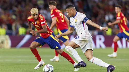 França e Espanha fazem uma semifinal de gigantes na Copa - Imagem