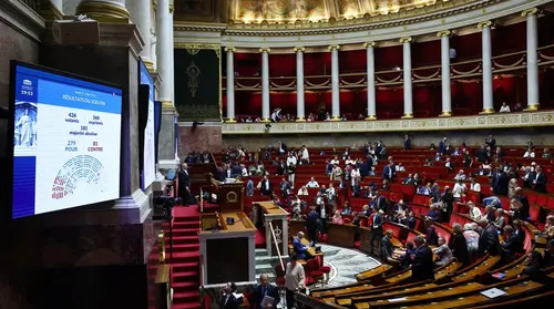 França proíbe acesso de menores de 15 anos às redes sociais - Imagem