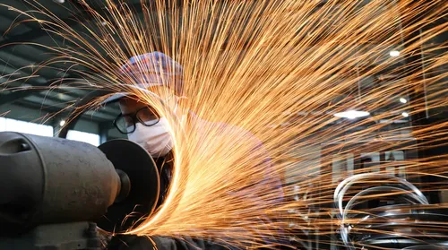 IBGE: indústria recua 1,8% na 2ª queda seguida do setor - Imagem