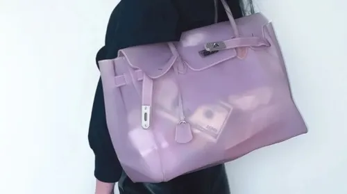 Jelly Firkin: a "Birkin" de plástico que virou febre - Imagem