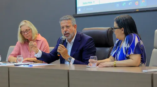 Lira participa de encontro com médicos e ouve reivindicações da categoria - Imagem