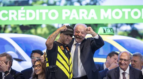 Lula cobra bancos públicos para destravar crédito - Imagem