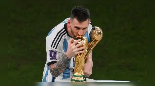 Messi vai à final e iguala recorde histórico de Cafu em Copas - Imagem