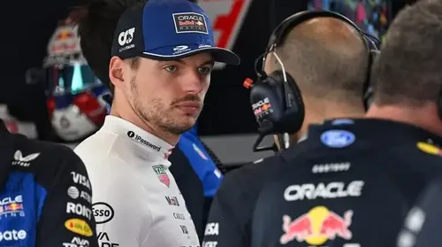 Verstappen segue na Red Bull para F1 2027, diz jornalista - Imagem