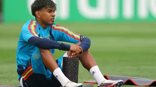 Yamal é poupado de treino da Espanha às vésperas da decisão - Imagem
