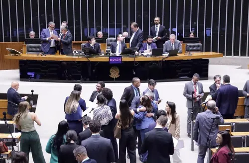 Câmara aprova “aluguel consignado”, com desconto de até 30% em folha
