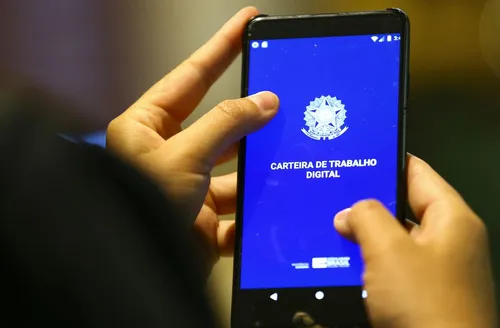 Desemprego recua e fica em  5,4% no segundo trimestre