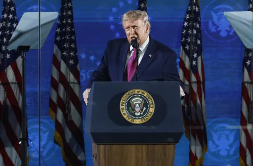 ‘Esta é a última chance’ para o Irã fechar um acordo, alerta Trump