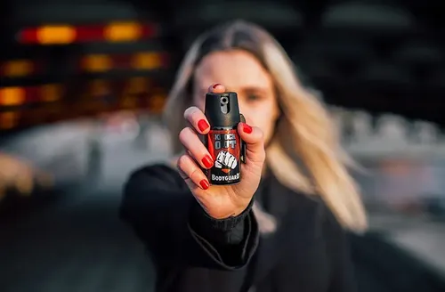Governo sanciona uso de spray de pimenta para defesa da mulher