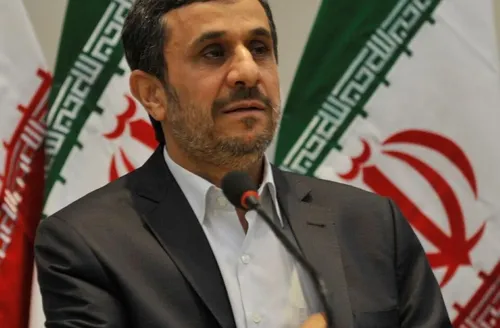 Ahmadinejad vai para prisão domiciliar por ligação com o Mossad