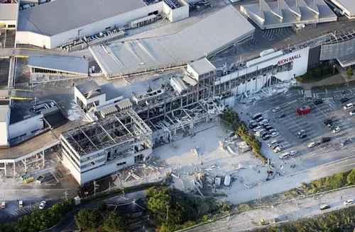 Japão: terremoto derruba shopping e provoca mortes