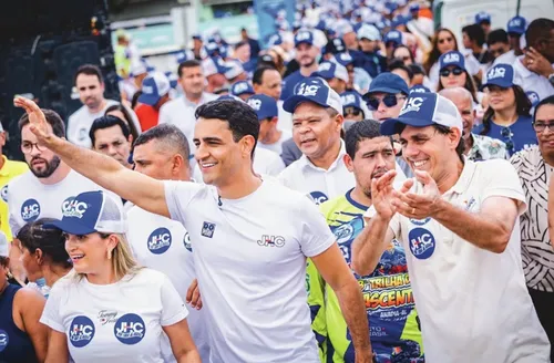 JHC chega à reta final do registro de candidaturas sob pressão para definir entre governo e Senado
