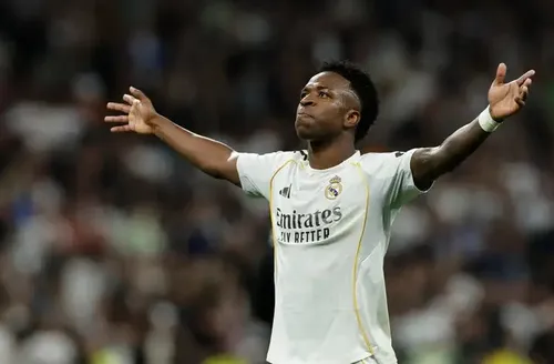 Real Madrid confirma renovação de Vinícius Júnior até 2032