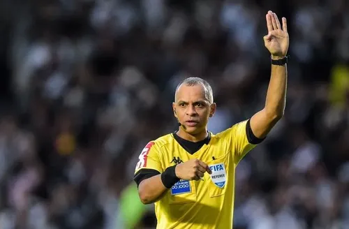 Wilton Pereira Sampaio não deve apitar final da Copa