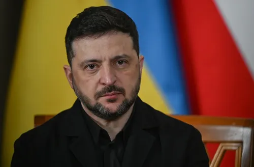 Zelensky demite chefe das Forças Armadas após protestos