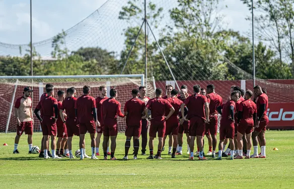 CRB finaliza treinos e embarca para enfrentar o Ceará