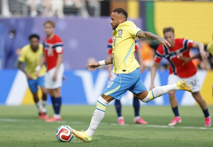 Momento da partida entre Brasil e Noruega quando a Seleção Brasileira foi eliminada