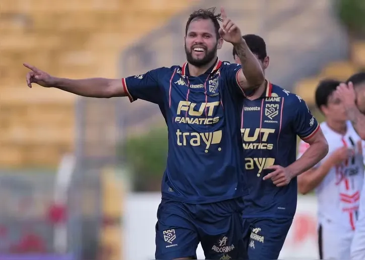 Alan James deve fazer sua estreia pelo Azulão no fim de semana