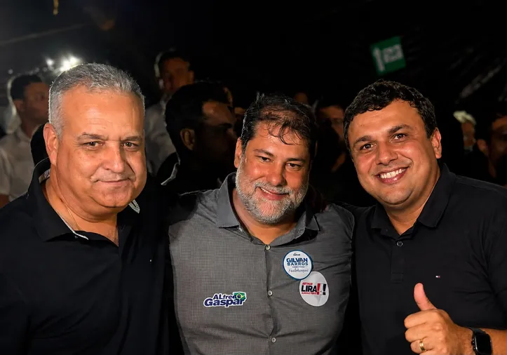 Gaspar recebeu apoio do prefeito de Girau, Bebeto Barros (dir.)