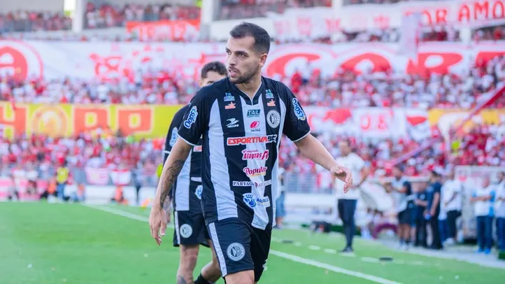 Allef, volante do ASA