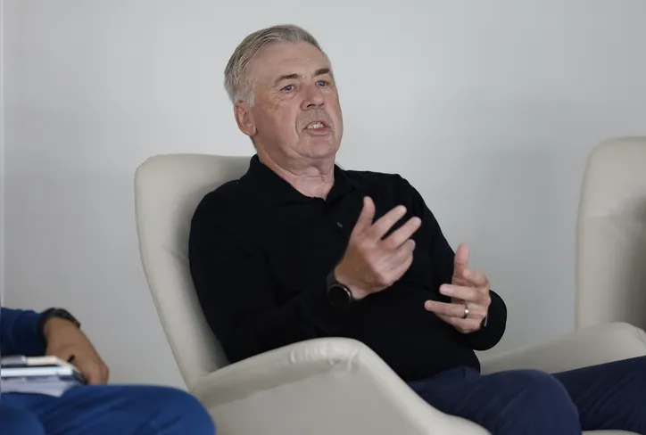 Carlo Ancelotti promete usar mais jogadores jovens em novo ciclo