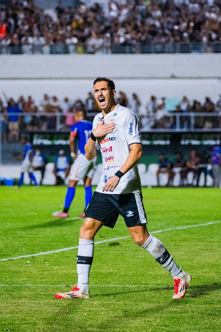 Paulinho completou 100 jogos com o ASA no fim de semana