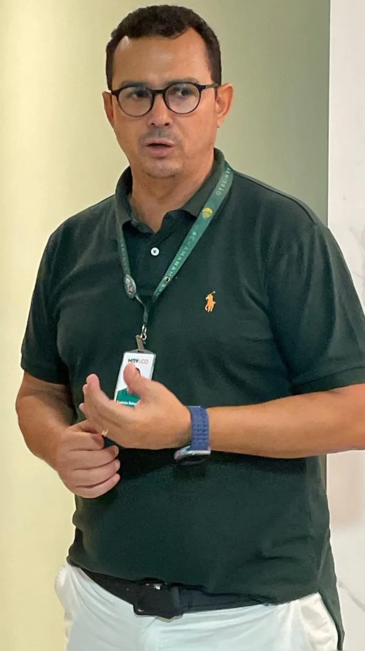 LAÉRCIO SCHUSTER, gerente comercial da MRV em Alagoas, representa um time que transforma desafios em oportunidades e segue construindo histórias por meio da realização do sonho da casa própria