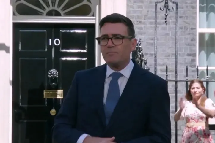 Andy Burnham discursou ontem pela primeira vez como premiê