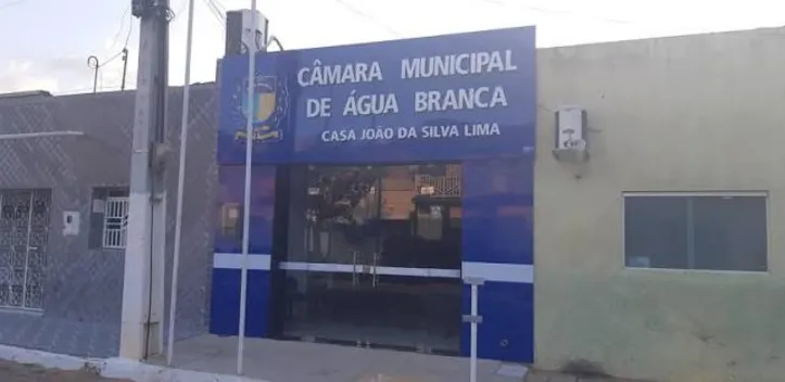 Câmara de Água Branca é investigada por reforma em prédio alugado e terreno sem uso
