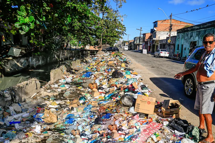 Falha na coleta de lixo em Maceió nos últimos meses vem gerando cobrança pública até de vereadores da base governista