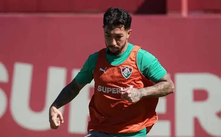 Lucho Acosta, meia do Fluminense, sob investigação da CBF