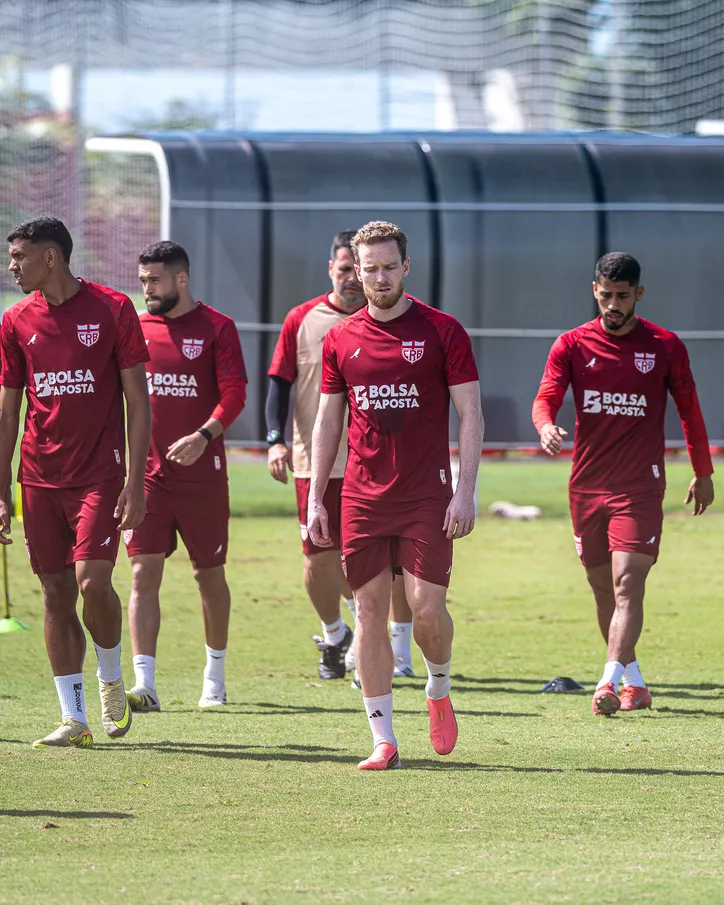 Elenco do CRB faz treinamento final no CT Ninho do Galo